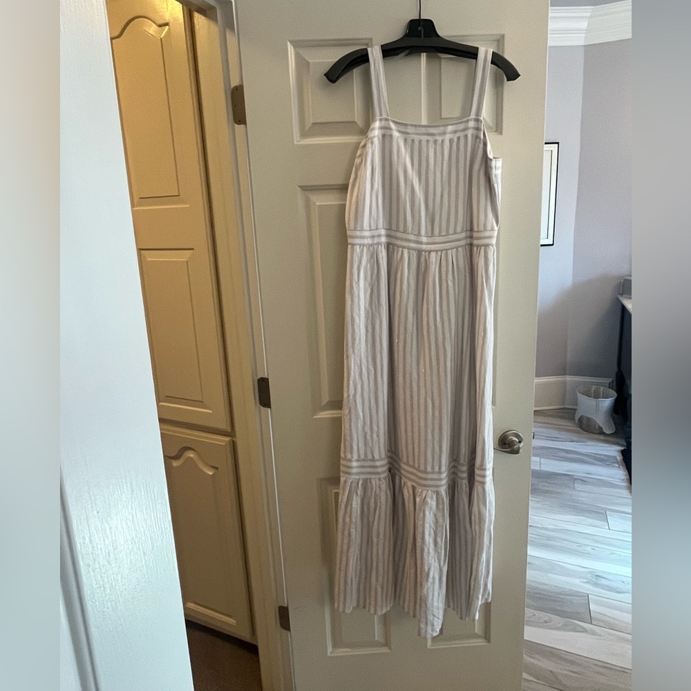 LOFT White and Silver Striped Dress, Size 4, like new, worn once to baby shower